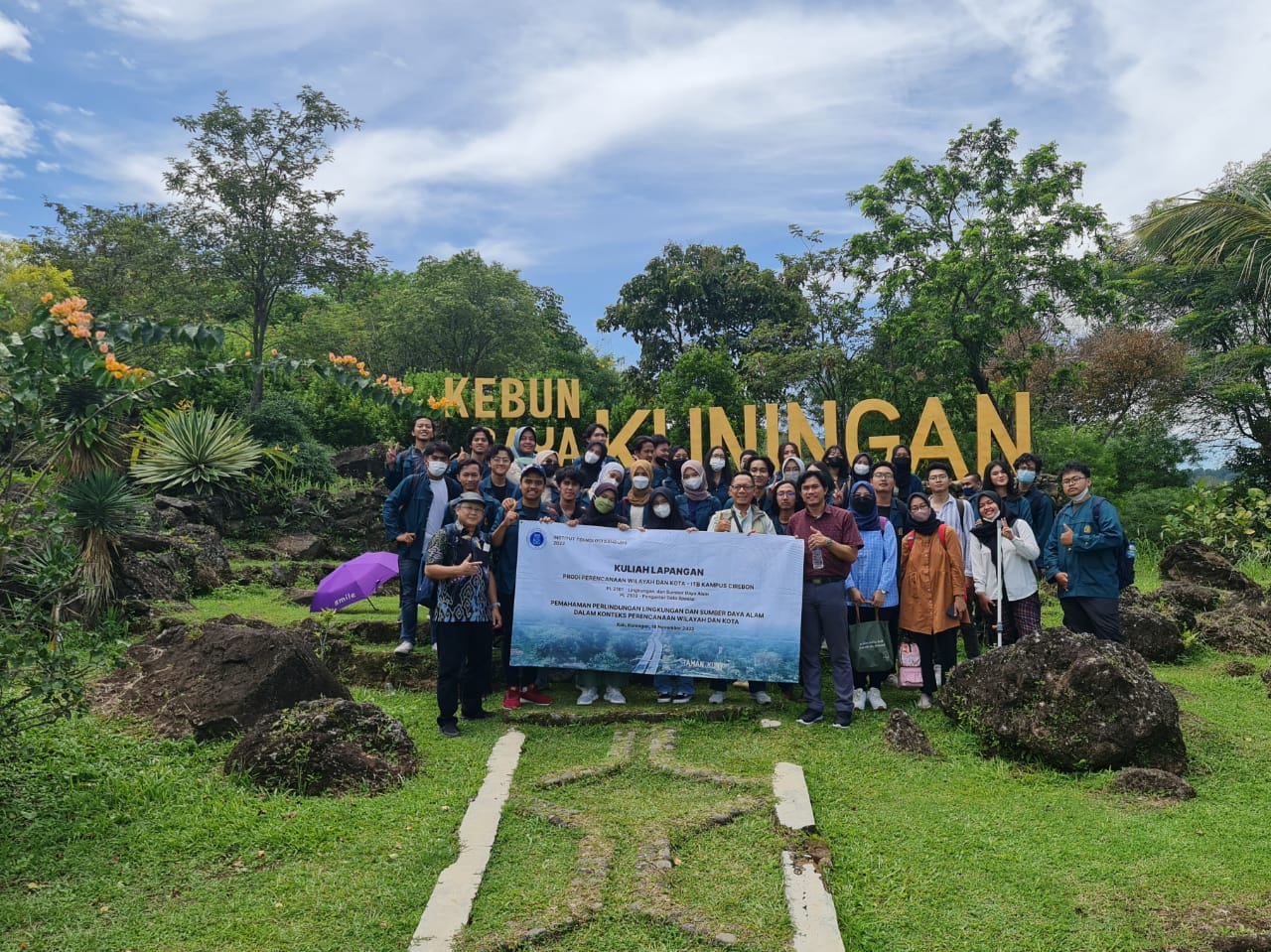 Ekskursi Mahasiswa PWK Cirebon Ke Kebun Raya Kuningan Dan Desa Wisata