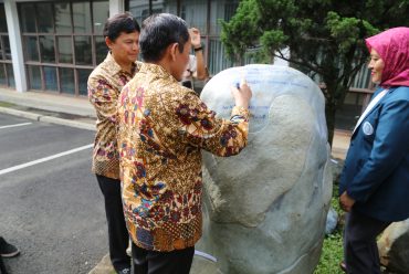 Peresmian Taman Batu & Galeri Fosil Gading Stegodon