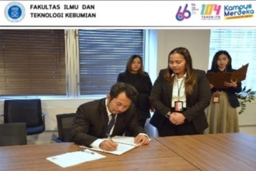 Signing of Handover of Education and Cultural Attaché Position in London