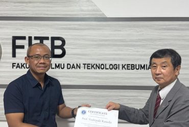 FITB ITB Sambut Kunjungan Prof. Yoshiyuki Kaneda dari Kagawa University