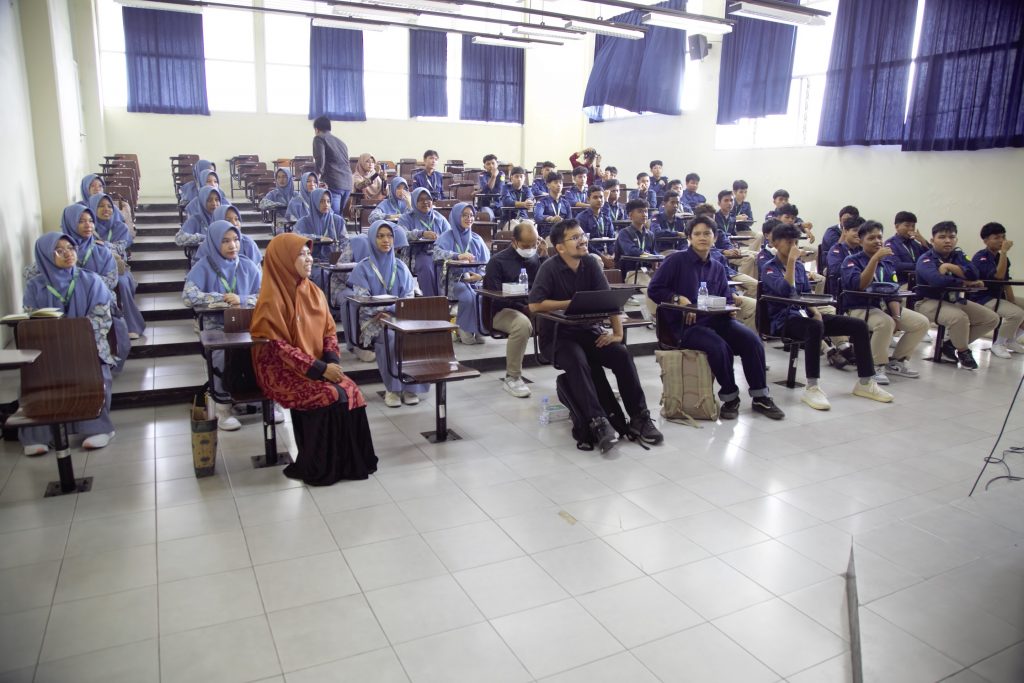 Kunjungan SMA Islam Terpadu Nurul Ilmi Jambi ke FITB-ITB