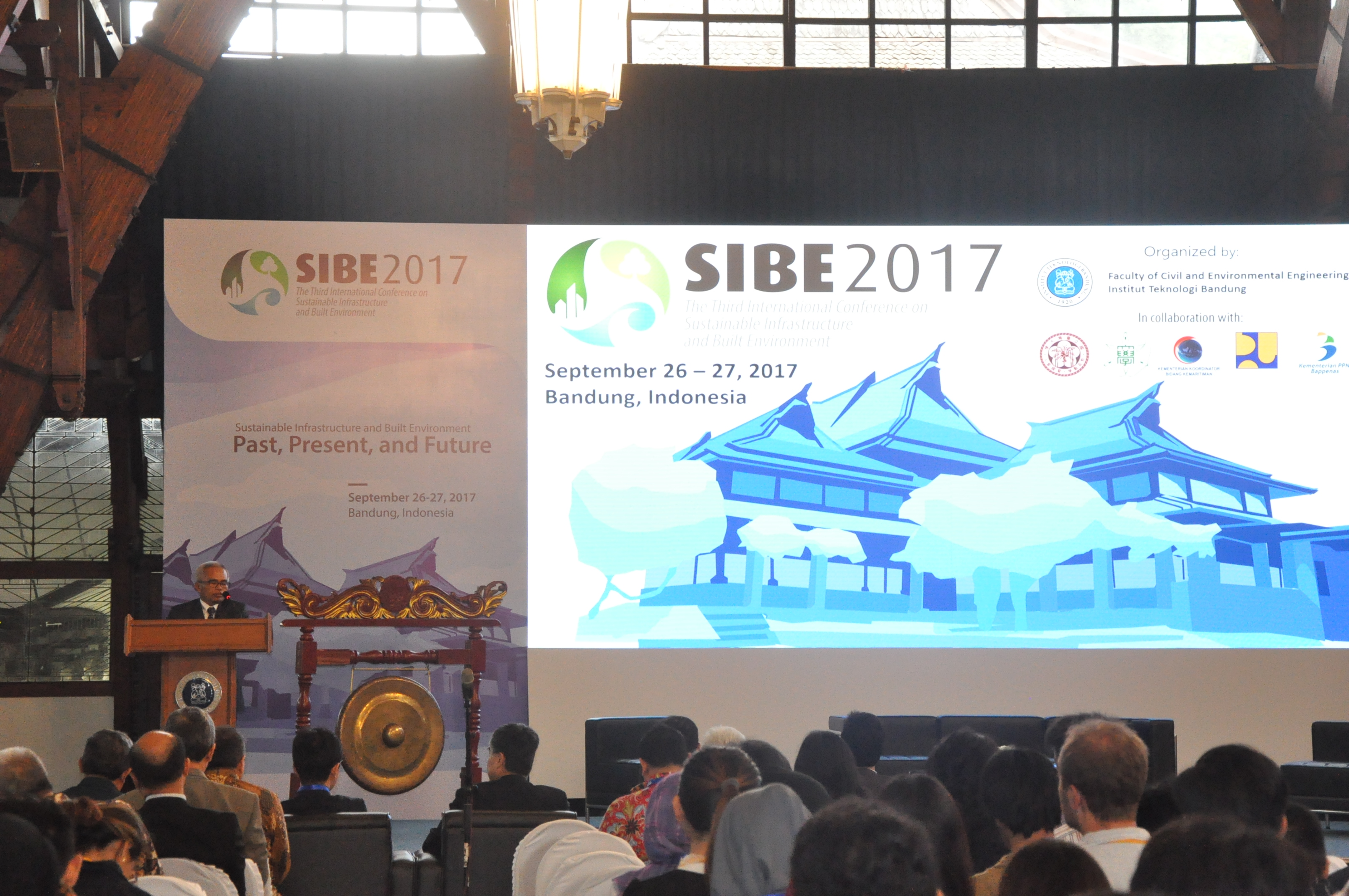 Konferensi Internasional Sustainable Infrastructure and Built Environment (SIBE) 2017
