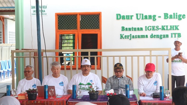 Peresmian Fasilitas Daur Ulang sampah dari Kementerian KLHK dan IGES/CCET yang bekerjasama dengan Laboratorium Buangan Padat dan B3 FTSL-ITB