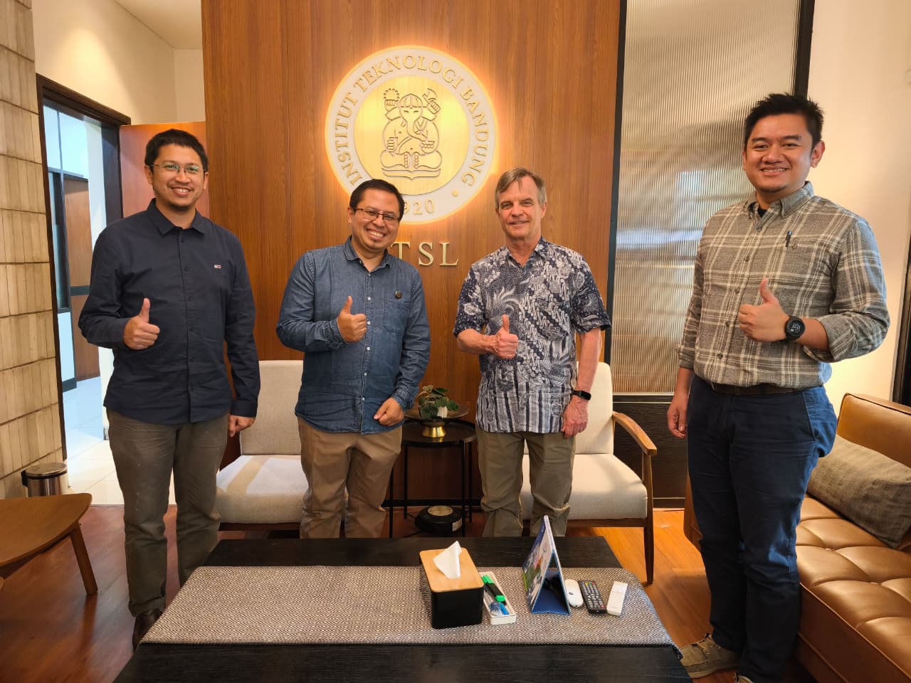 FTSL ITB Jajaki Kolaborasi Internasional Bersama Prof. Phil Cummins dari Australian National University