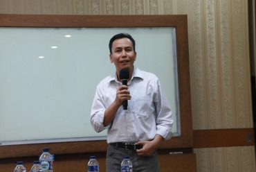 Ir. Sugeng Wibowo Sampaikan Pentingnya K3L di Industri Metalurgi dalam Kuliah Tamu Teknik Metalurgi ITB