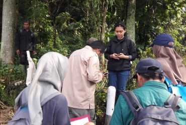 Praktikum dan Kuliah Lapangan
