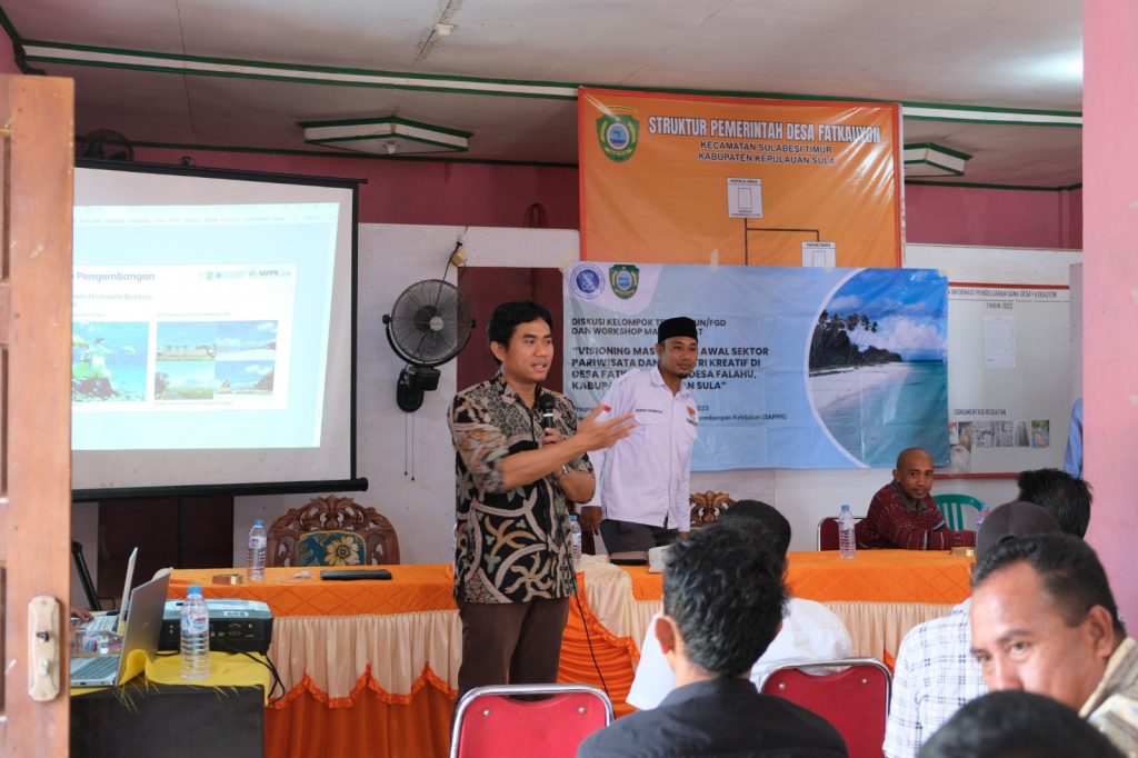 Workshop Pengembangan Industri Kreatif dan Pariwisata di Desa Fatkauyon Kabupaten Kepulauan Sula