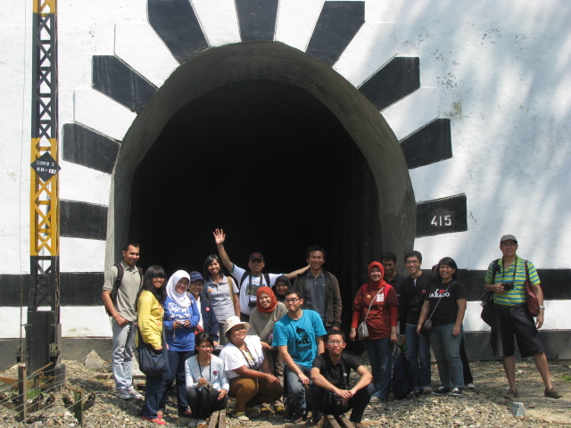 Studi Kasus Pengelolaan Wisata Pantai