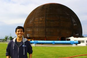 Bima di depan Le Globe de la Science et de l'Innovation, CERN